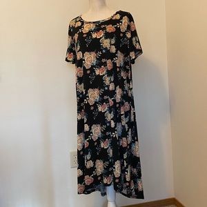 LuLaRoe Carly 2XL Black w/ Multicolor Floral